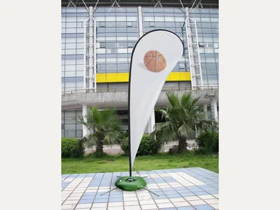 Teardrop flag